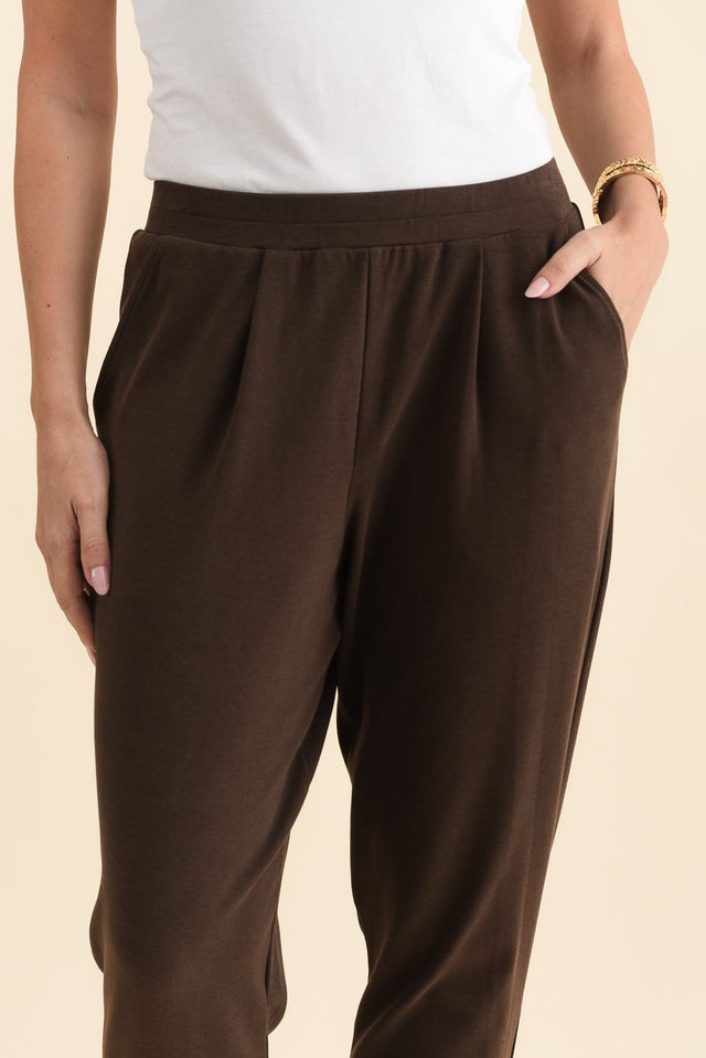 SuedeLuxe Chocolate Pocket Pants,Brunette model,alt text|model:MJ image 5