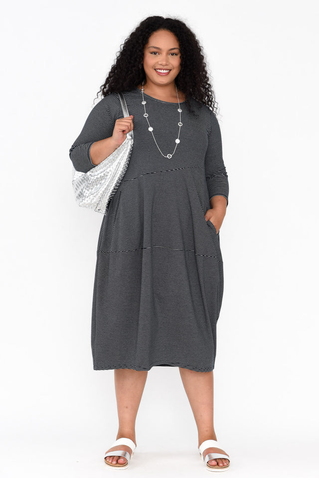 plus-size,curve-dresses,plus-size-sleeved-dresses,plus-size-below-knee-dresses,plus-size-cotton-dresses,plus-size-work-edit image 7
