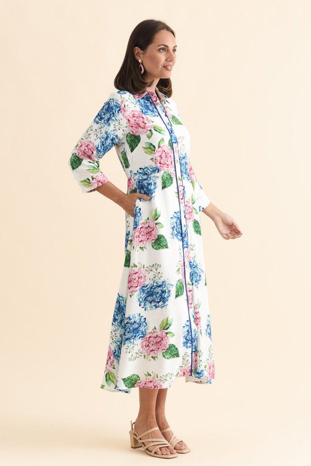 alt text|model:MJ image 4