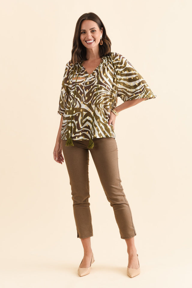 alt text|model:MJ image 7