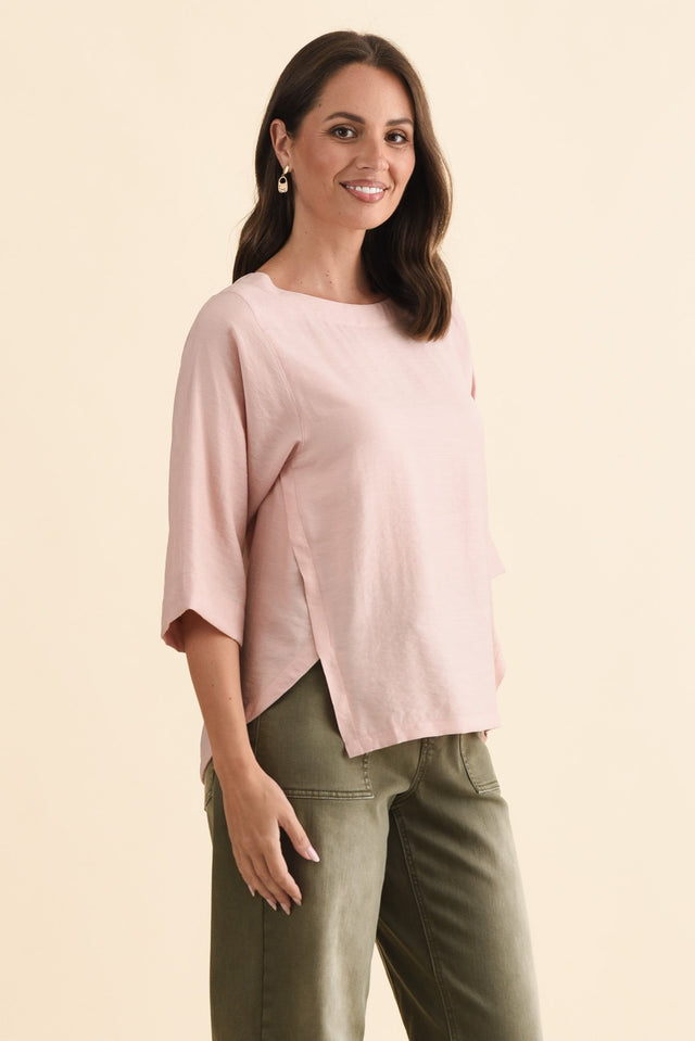Tommy Blush Side Split Top,Brunette model,alt text|model:MJ image 4