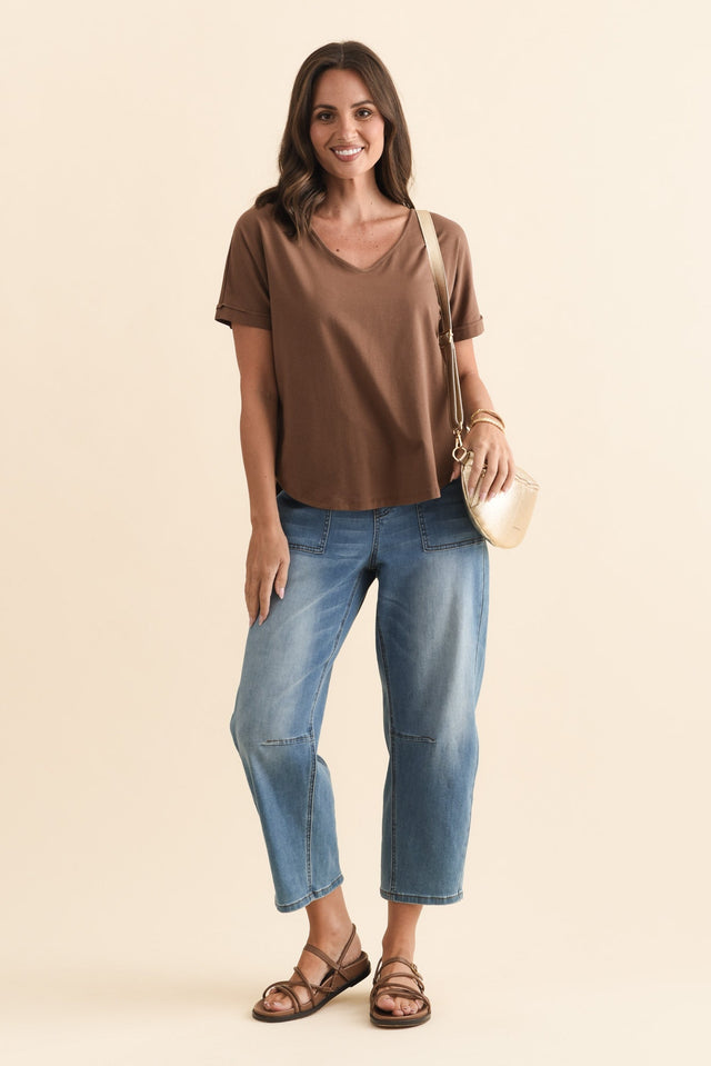 Toronto Chocolate Cotton Tee,Brunette model,alt text|model:MJ image 4
