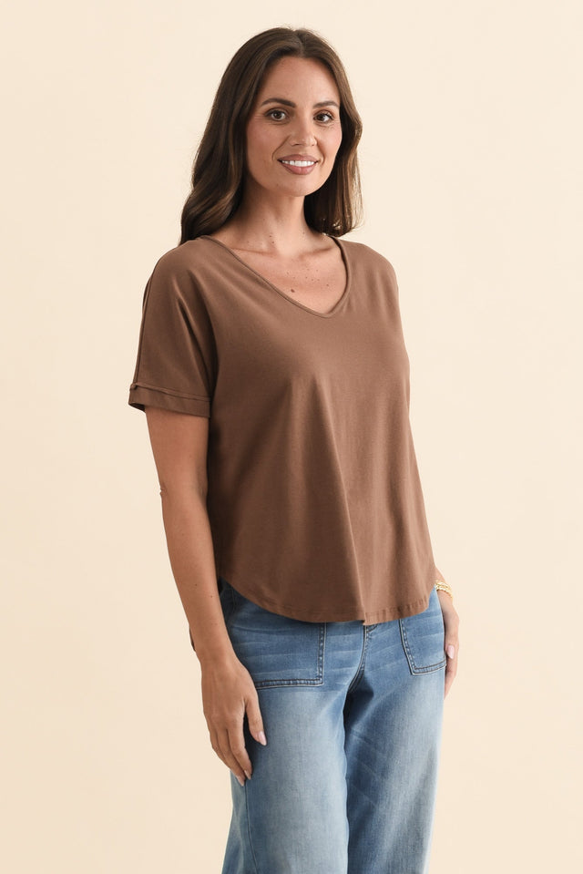 Toronto Chocolate Cotton Tee,Brunette model,alt text|model:MJ image 5
