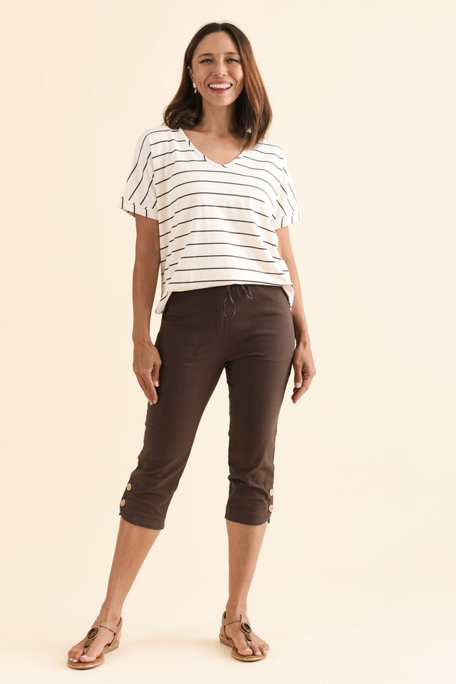 Bulimba Chocolate Cotton Capri Pants,Full Body,Brunette model,alt text|model:Cara image 7
