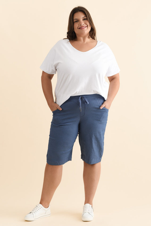 Asha Blue Travel Shorts,Brunette model,alt text|model:Gabby image 10