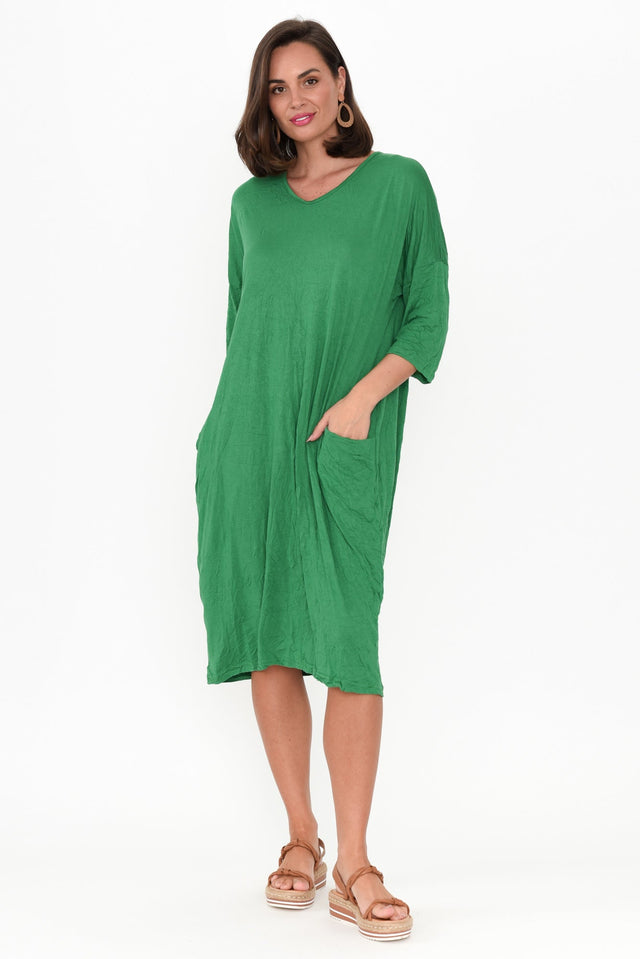 Travel Green Crinkle Cotton Sleeved Dress hem_Straight length_Below Knee sleeve_3/4 sleevetype_Straight print_Plain colour_Green DRESSES    alt text|model:MJ image 1