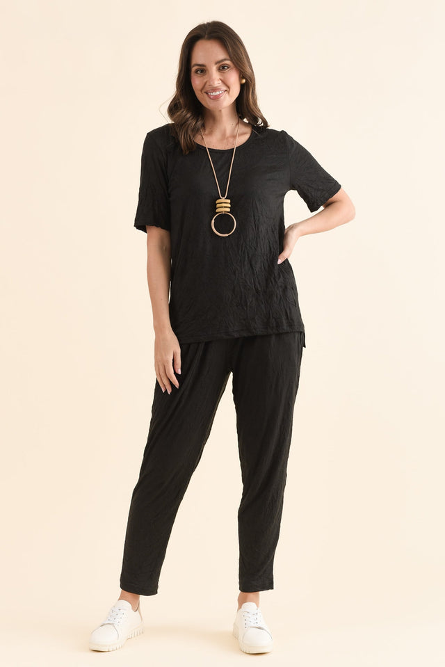 Travel No-Iron Black Scoop Neck Top,Full Body,Brunette model,alt text|model:MJ image 6