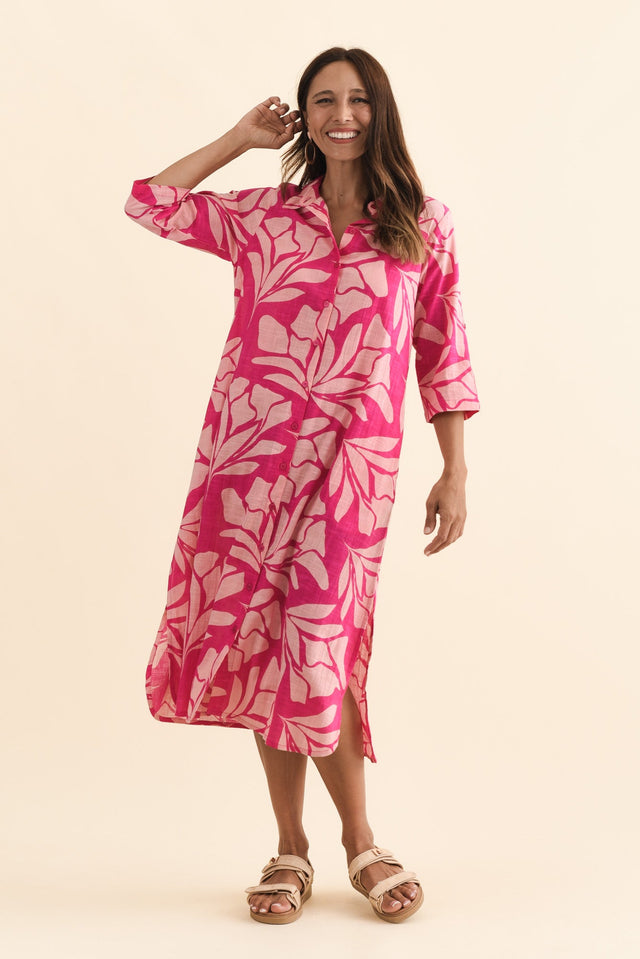 alt text|model:Cara image 3