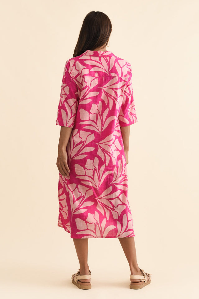 alt text|model:Cara image 5