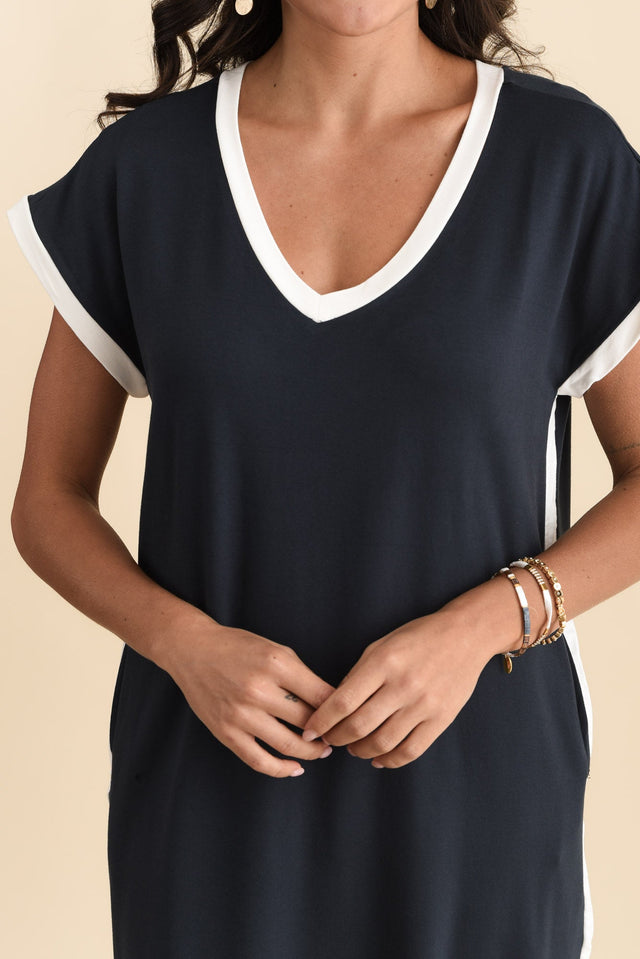 Tula Navy Contrast T-Shirt Dress,Brunette model,alt text|model:Brontie image 6