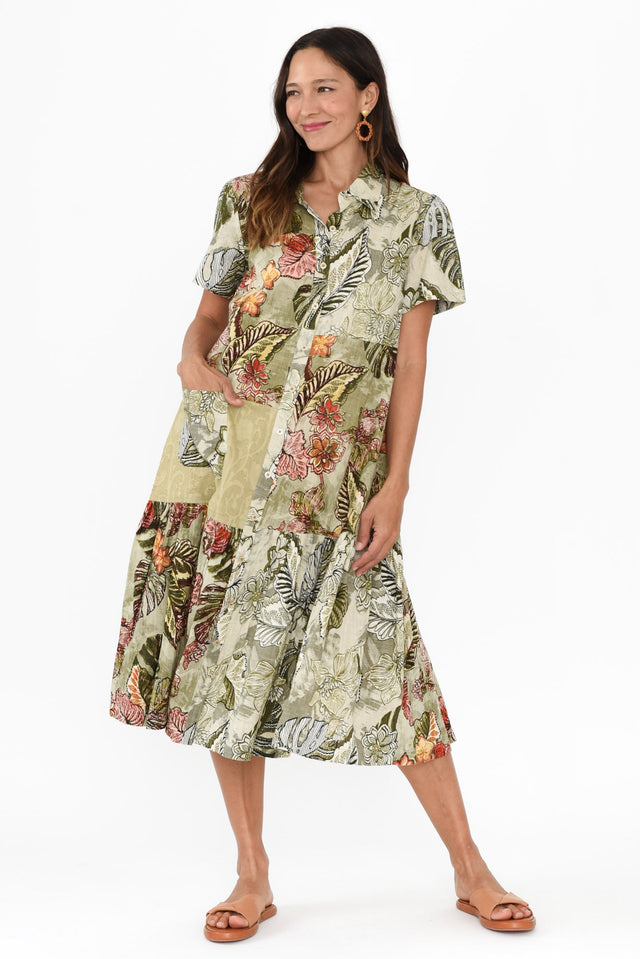 alt text|model:Cara image 4