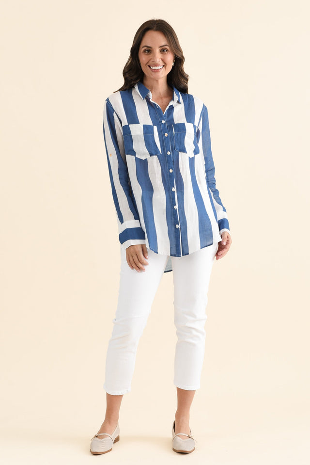 Wellington Blue Stripe Linen Shirt,brunette model,Full Outfit,alt text|model:MJ image 6