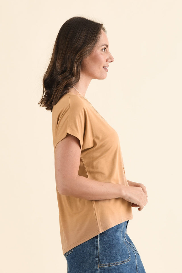 Wilde Tan Bamboo Box Tee,Side,Brunette model,alt text|model:MJ image 3