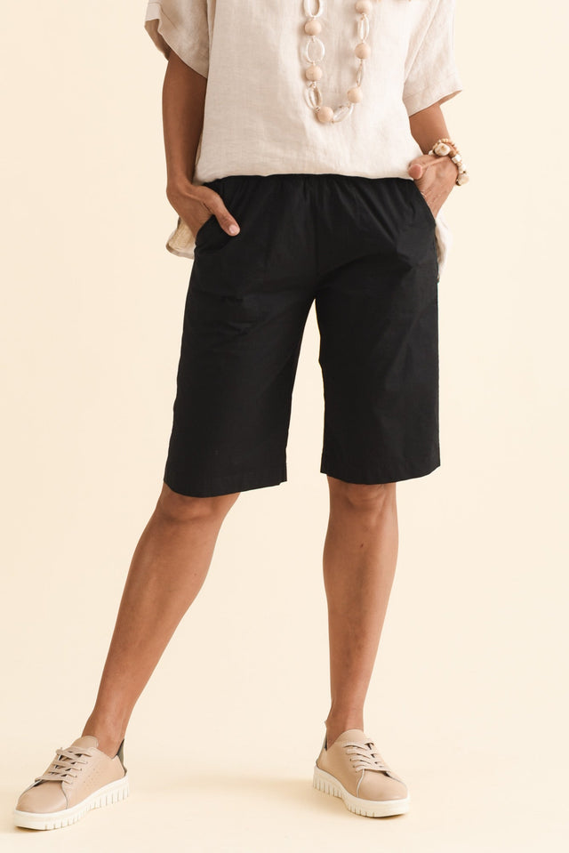 alt text|model:Cara image 1