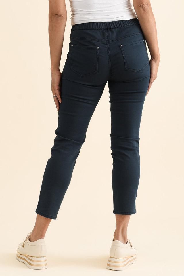 Winslet Navy 7/8 Pants,brunette model,Back of Outfit,alt text|model:Cara image 5