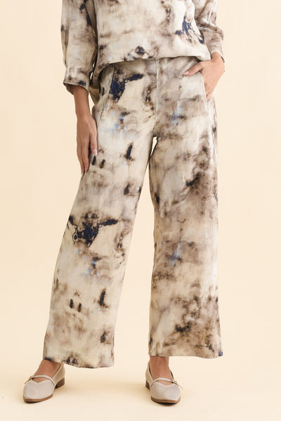 Xandra Taupe Abstract Linen Pocket Pants,Brunette model,alt text|model:MJ