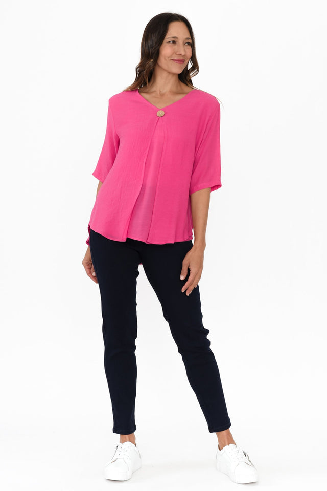 alt text|model:Cara image 3