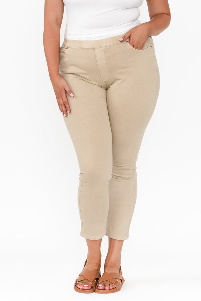 plus-size,curve-bottoms,plus-size-pants,plus-size-jeans,alt text|model:Shandre image 8