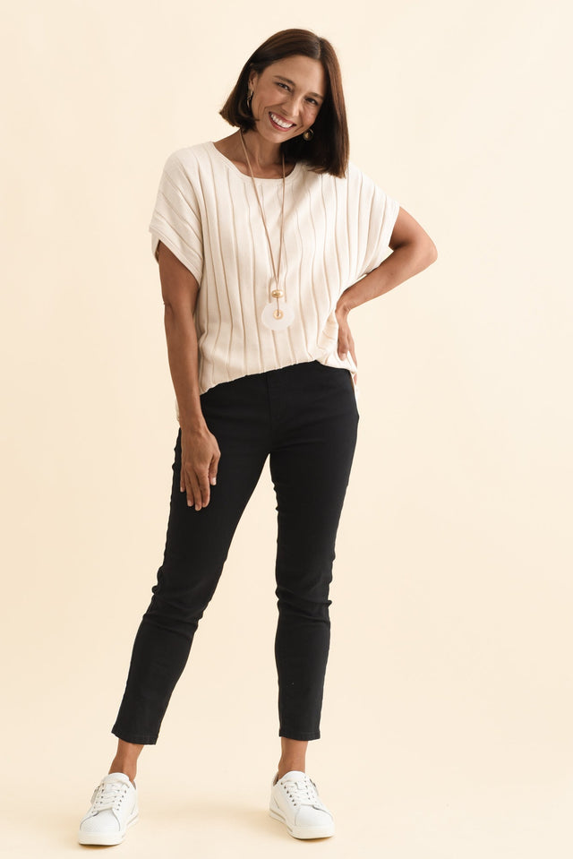 alt text|model:Cara image 6