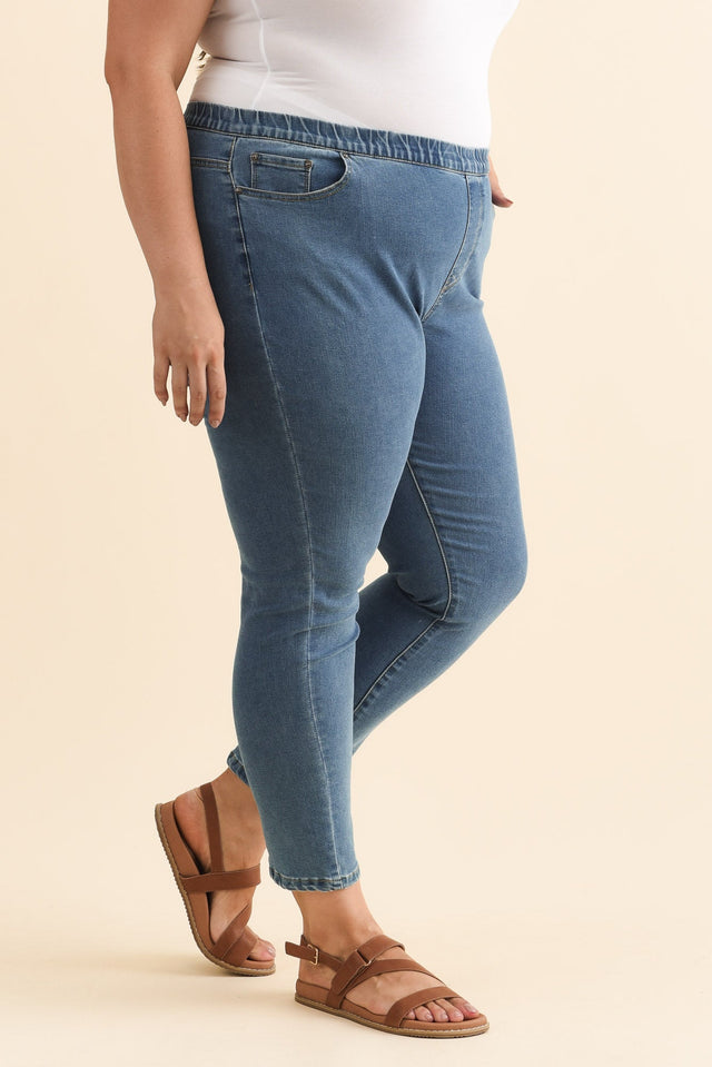 alt text|model:Gabby image 10