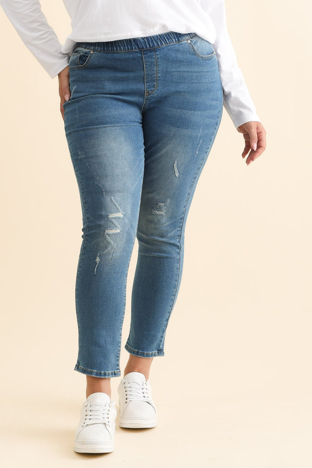 alt text|model:Emilia image 9