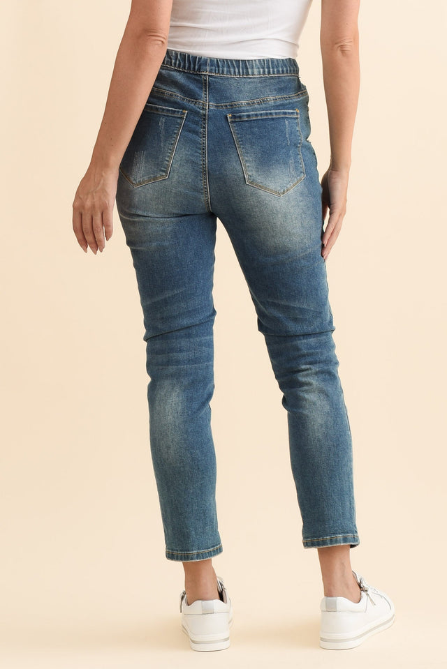 alt text|model:MJ image 6