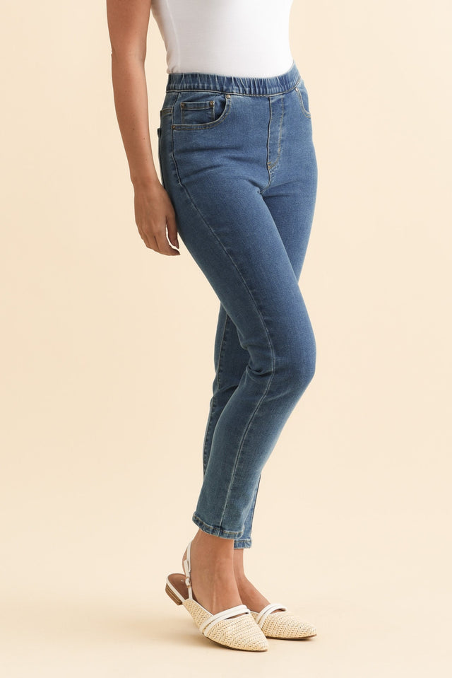 alt text|model:MJ image 4