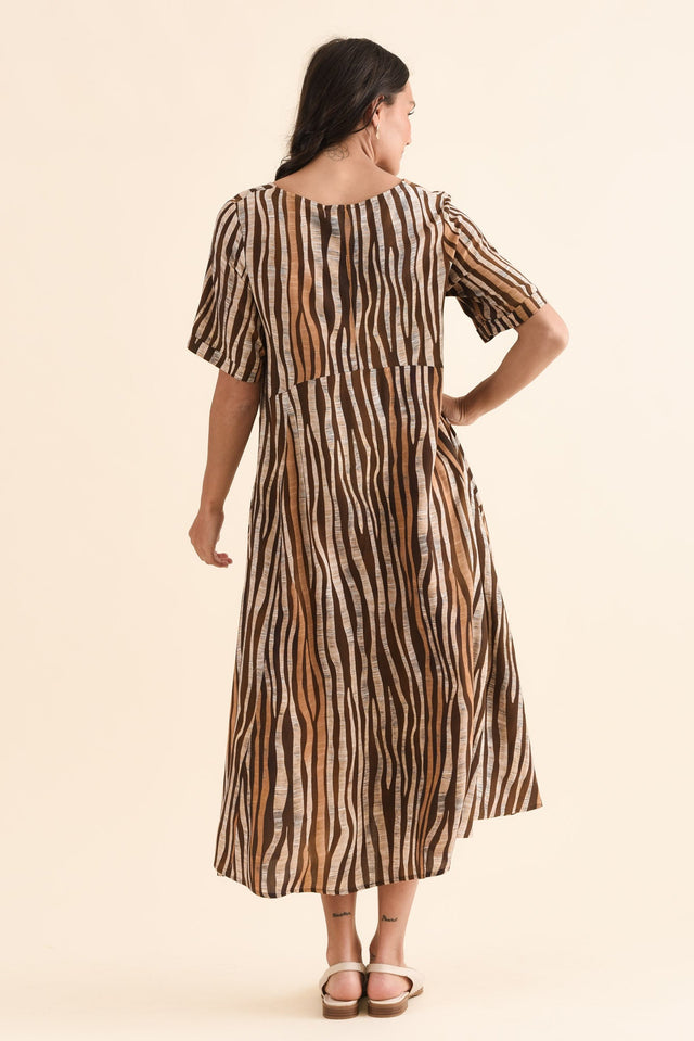 Zaelia Tan Zebra Crescent Dress,Back,Brunette model,alt text|model:Brontie image 4