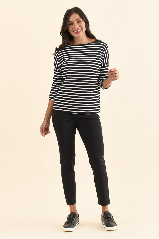 Zara Black Stretch 7/8 Pants,Full Body,Brunette model,alt text|model:Brontie image 3