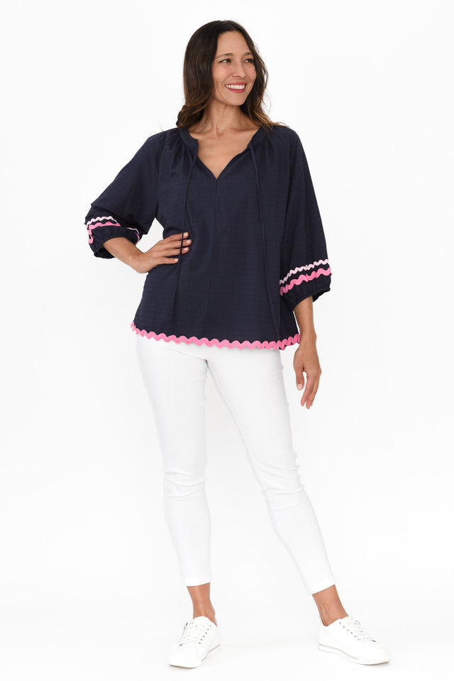 alt text|model:Cara image 8