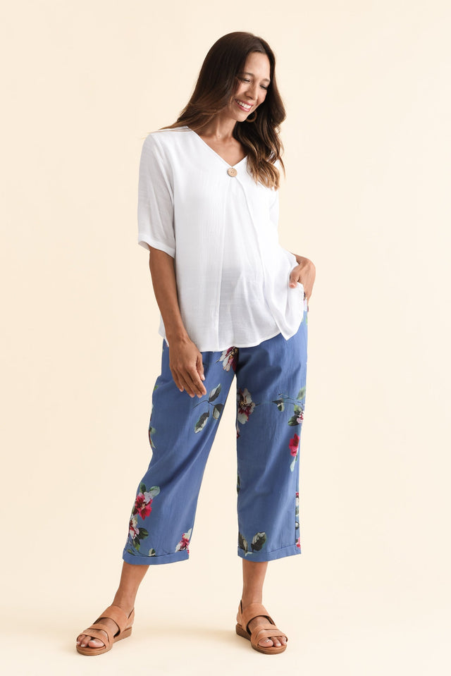 alt text|model:Cara image 6