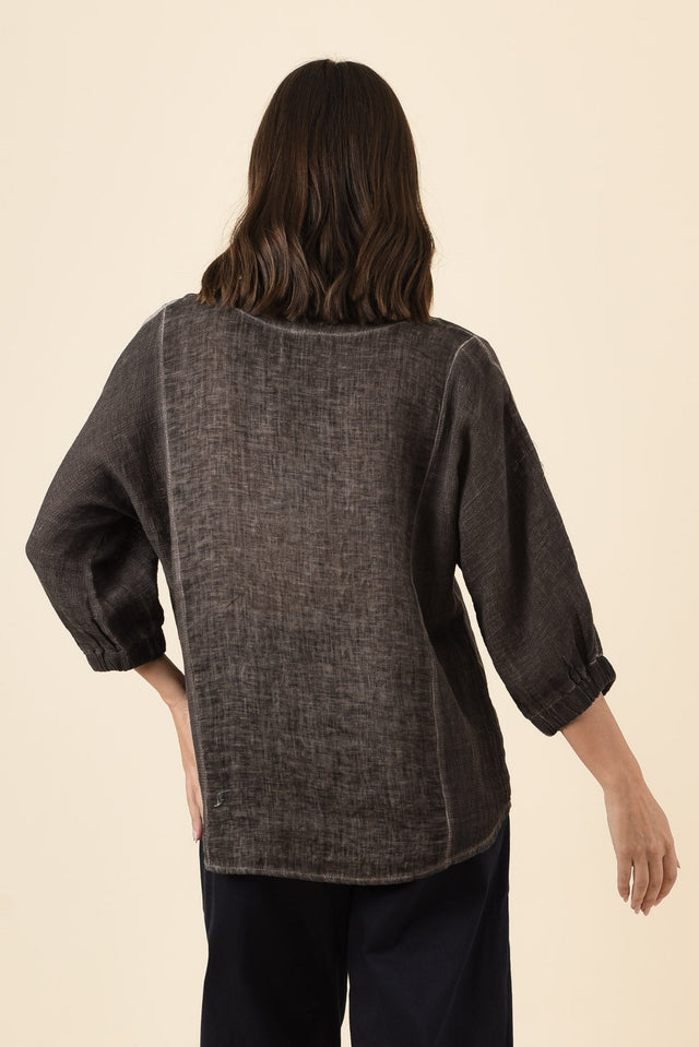 Ziola Mocha Linen Cotton Top,Brunette model,alt text|model:MJ image 4