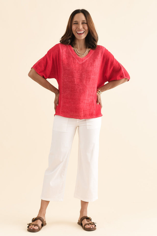 Ziola Red Linen Cotton Top,Full Body,Brunette model,alt text|model:Cara