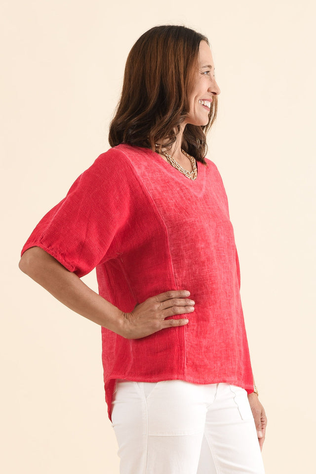 Ziola Red Linen Cotton Top,Side,Brunette model,alt text|model:Cara image 3