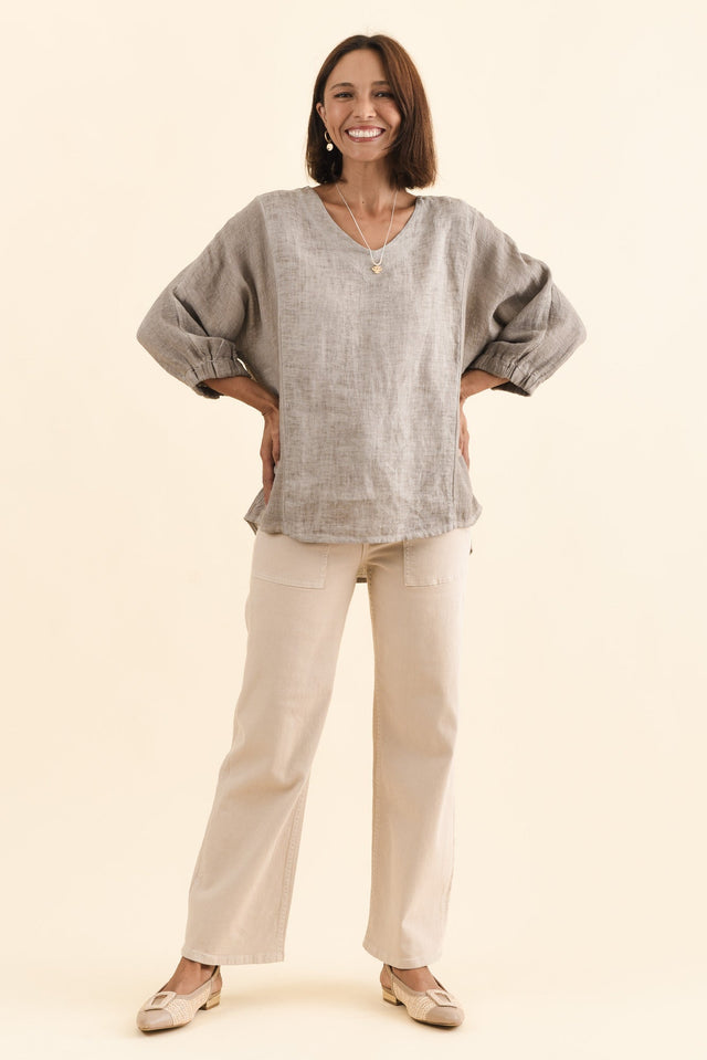 Ziola Taupe Linen Cotton Top,Brunette model,alt text|model:Cara image 7