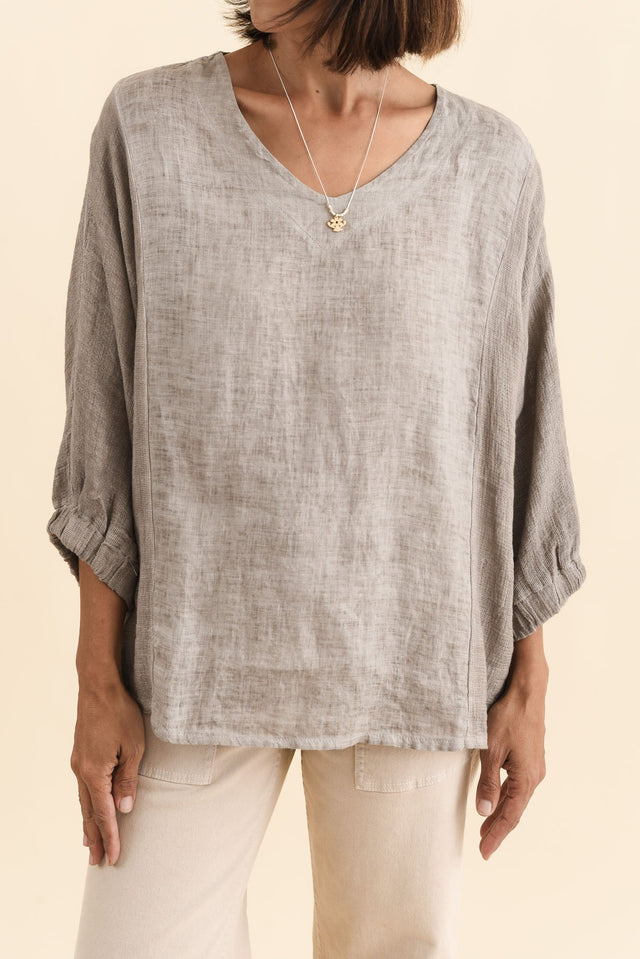 Ziola Taupe Linen Cotton Top,Brunette model,alt text|model:Cara image 6