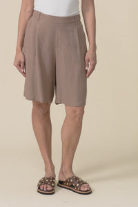Minette Mocha Pocket Shorts,Video