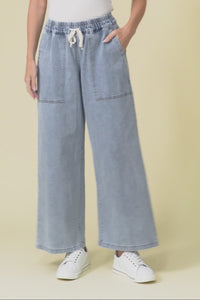 Quinn Light Blue Cotton Jogger Pants,Brunette model,alt text|model:Pilita