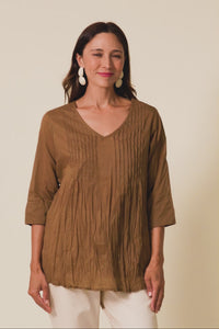 Fia Mocha Sleeved Crinkle Cotton Top,Brunette model,alt text|model:Brontie