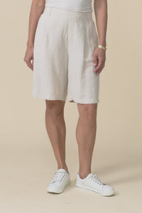 Minette Beige Pocket Shorts,Video