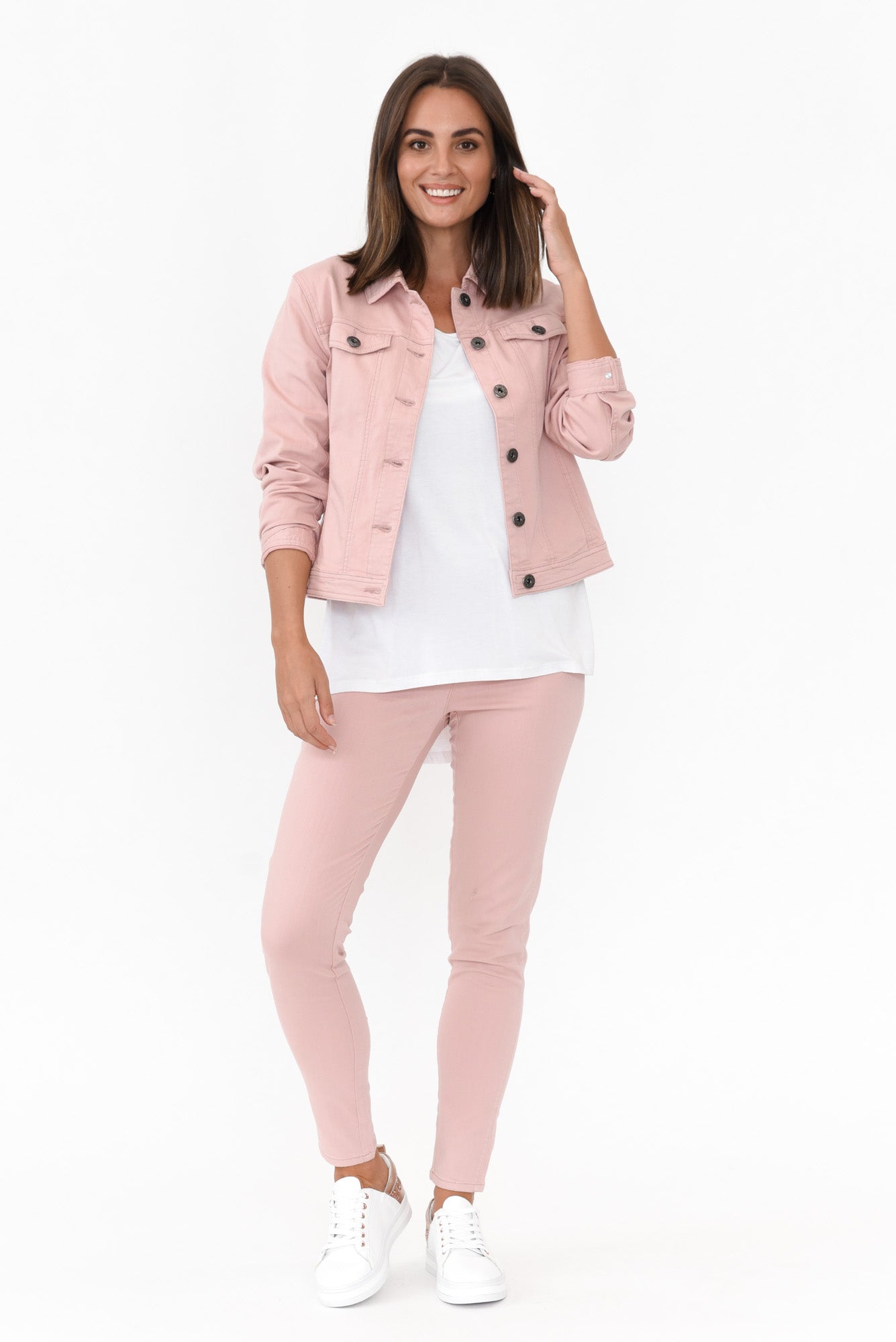 23 Stylish Pink Things That Are TOTALLY Plastics-Approved | Pink denim  jacket, Jacket outfits, Denim jacket women